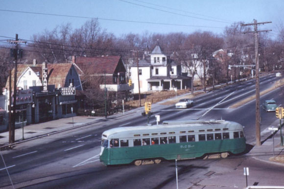A streetcar leaving Friendship Heights